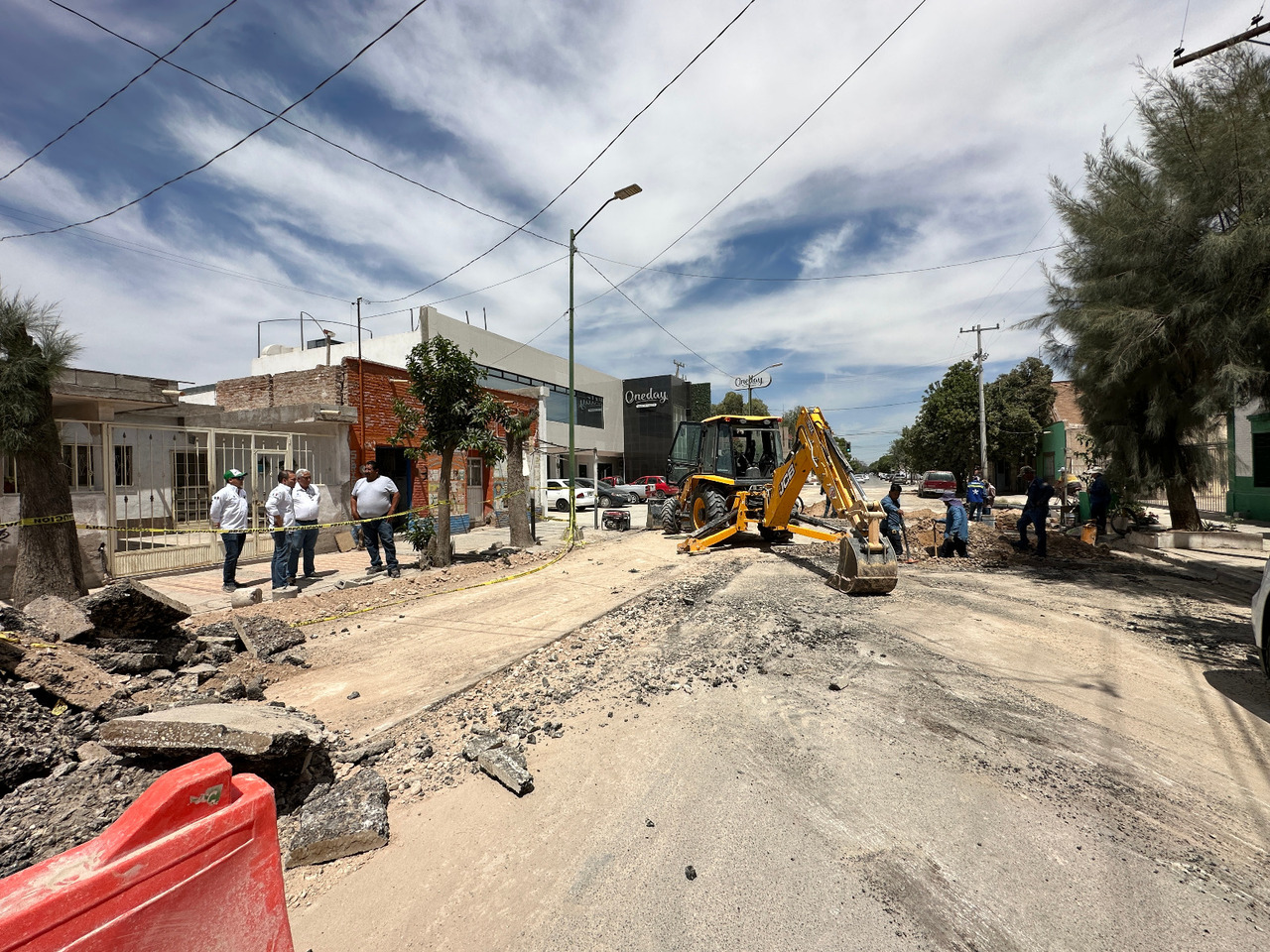 Continúan los trabajos para mejorar el rendimiento en las líneas de agua potable del municipio. (CORTESÍA)