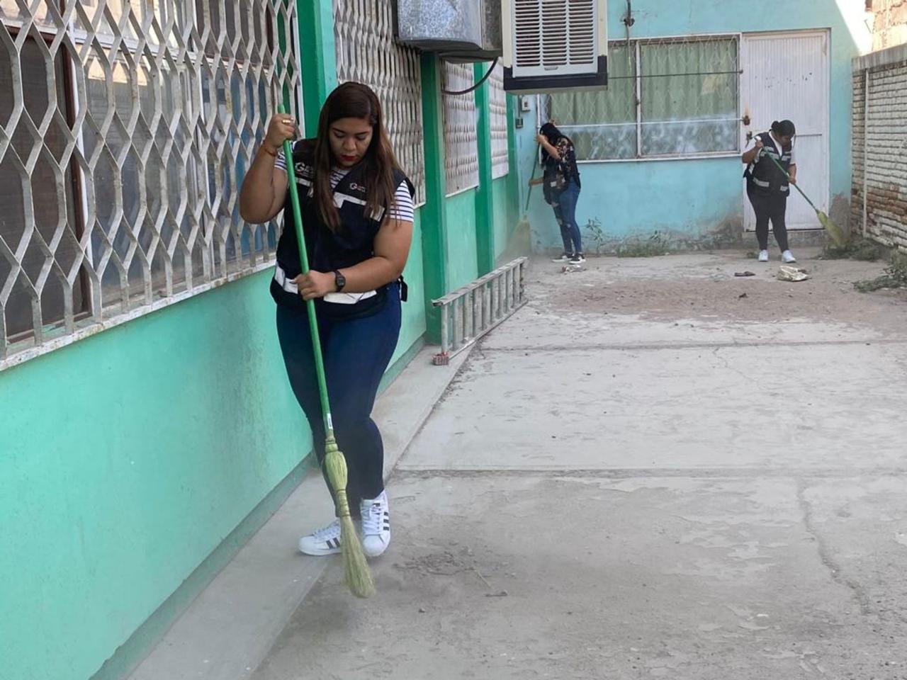 Se sumaron a la labor alumnos, maestros y padres de familia. (CORTESÍA)