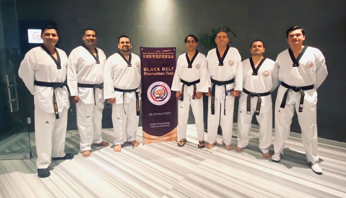 Laguneros suben grados en Taekwondo Moo Duk Kwan Association