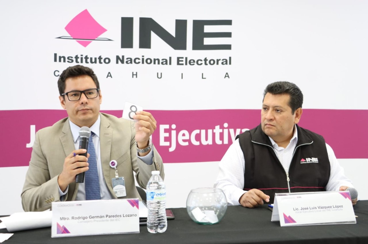 La entrega consta de ocho tantos de la Lista Nominal de Electores con Fotografía. (CORTESÍA)