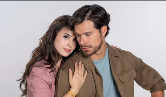 Karla Esquivel y Brandon Peniche no ocultan 'su amor'