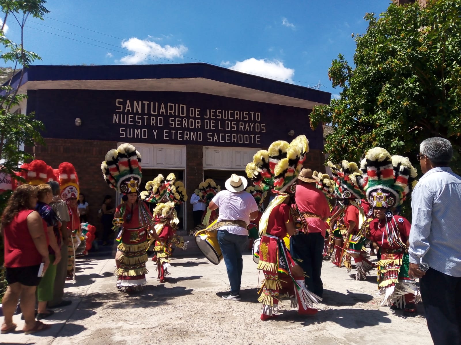 Celebran fiesta patronal del Señor de los Rayos en el poniente de Torreón