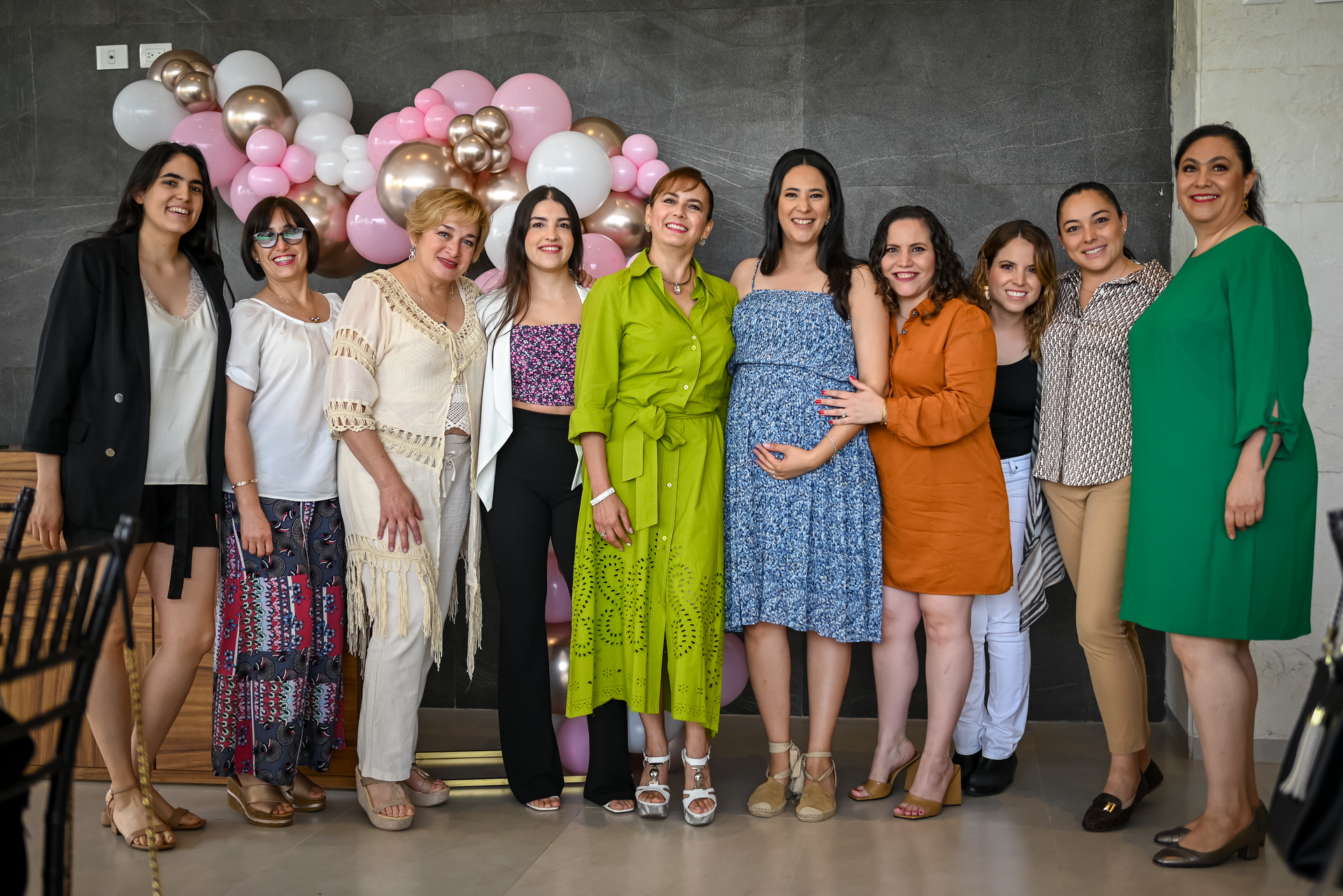 Maridele, Ana Carmen Fernández, Blankis Sepúlveda, Gaby Gutiérrez, Marcela Sepúlveda, la festejada Elizabeth de Perales, Yaneth Milán, Gaby Milán, Susana Sánchez y Elizabeth Faccuseh (EL SIGLO DE 
 TORREÓN/EDDIE RUIZ)

