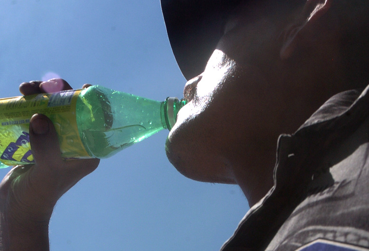El líder de la MexBeb reconoció que las bebidas carbonatadas se 'volvieron más caras', pero 'el consumo no se vio afectado por el tema inflacionario'. (ARCHIVO)