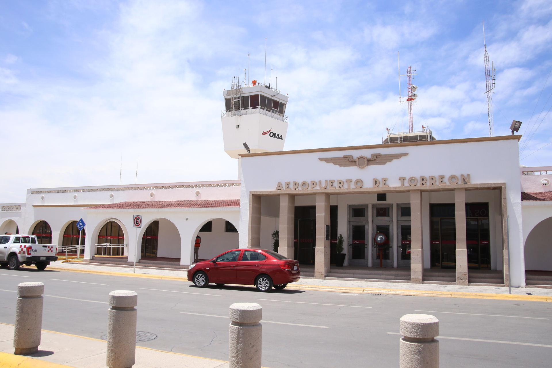 El alcalde dijo que el aeropuerto de Torreón es de los más productivos, de todos los que maneja OMA. (EL SIGLO DE TORREÓN)