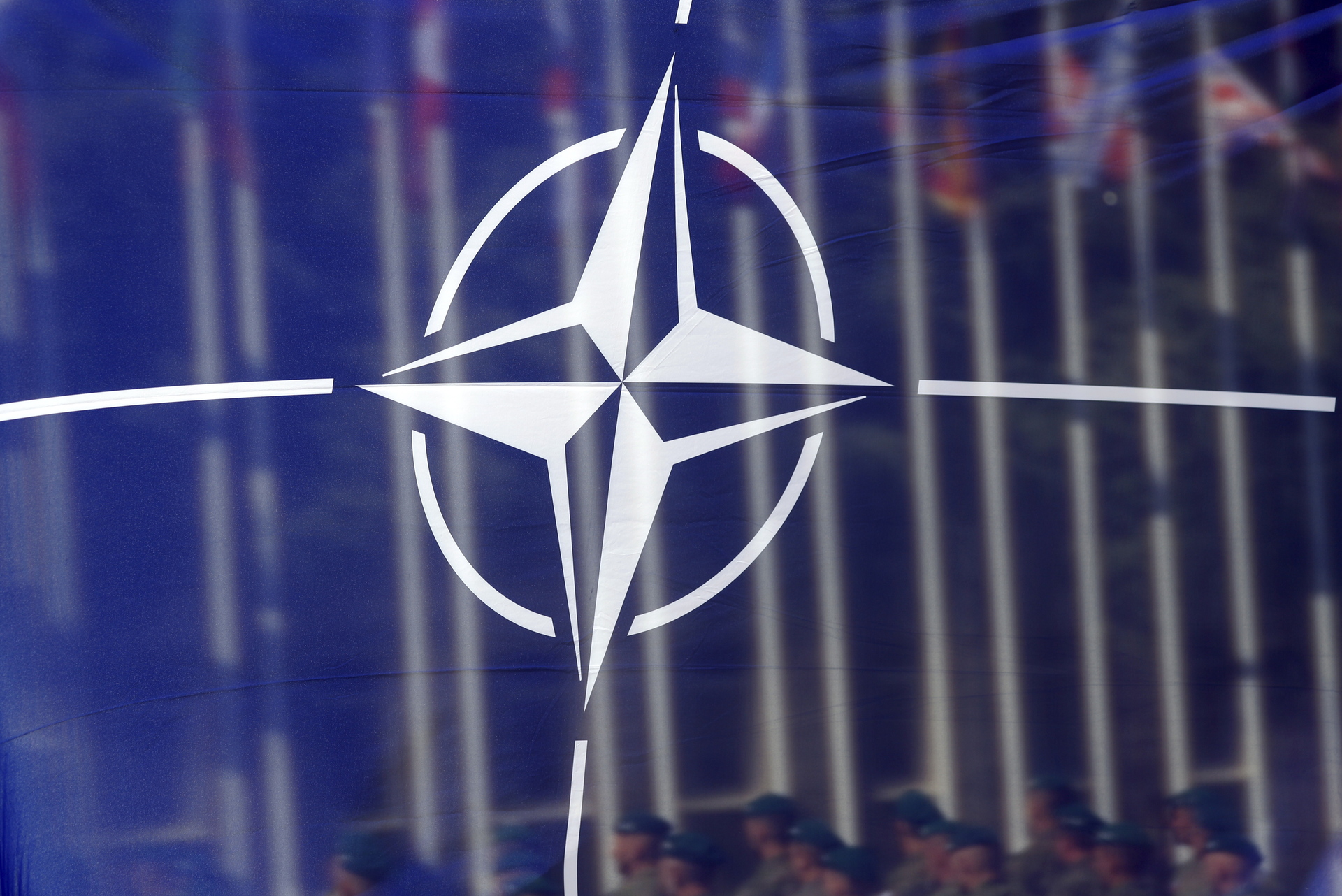 NATO announces the deployment of another 700 troops in Kosovo after attacks on allied soldiers
