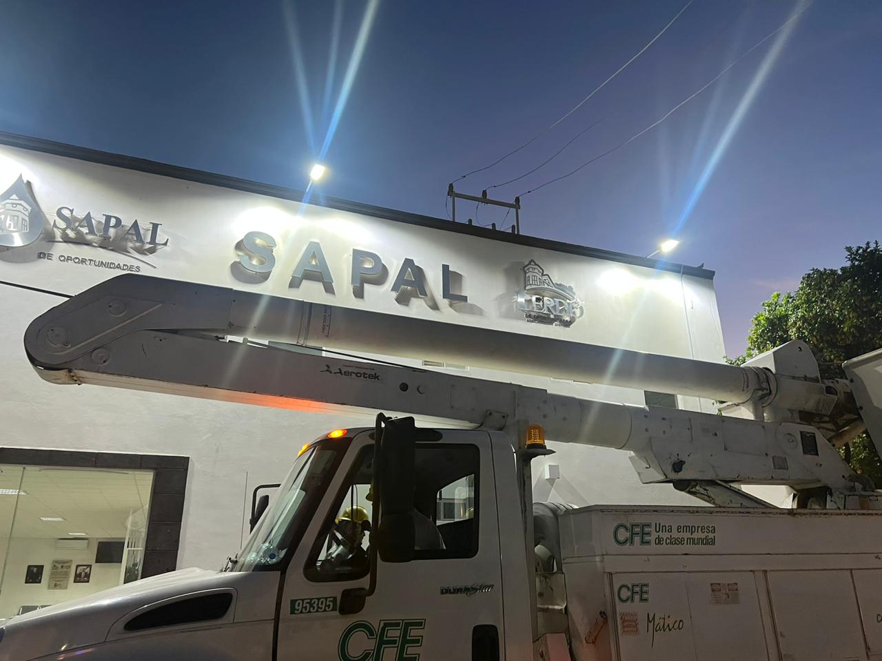 CFE suspendió de nueva cuenta el suministro eléctrico a diversos servicios del Sistema de Agua Potable y Alcantarillado de Lerdo (Sapal) y a sus oficinas.