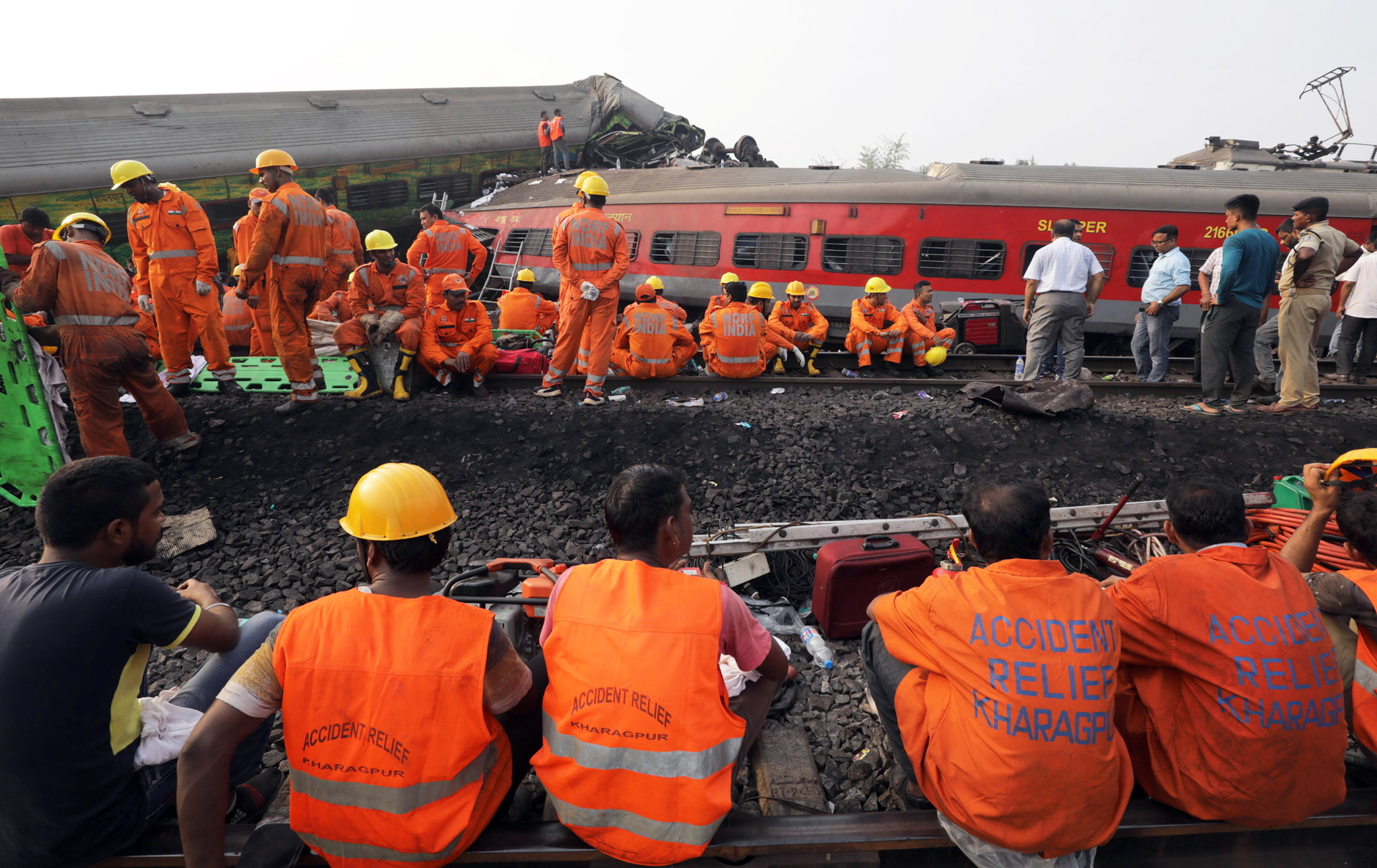 Sube a 288 el número de muertos en el peor accidente de tren del siglo XXI en la India