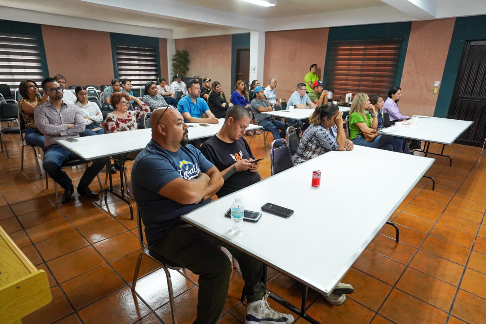 A través de la dirección municipal de Servicios Concesionados fue promovido el encuentro a fin de orientarlos en cuanto a las disposiciones que entraron en vigor en enero del presente año.