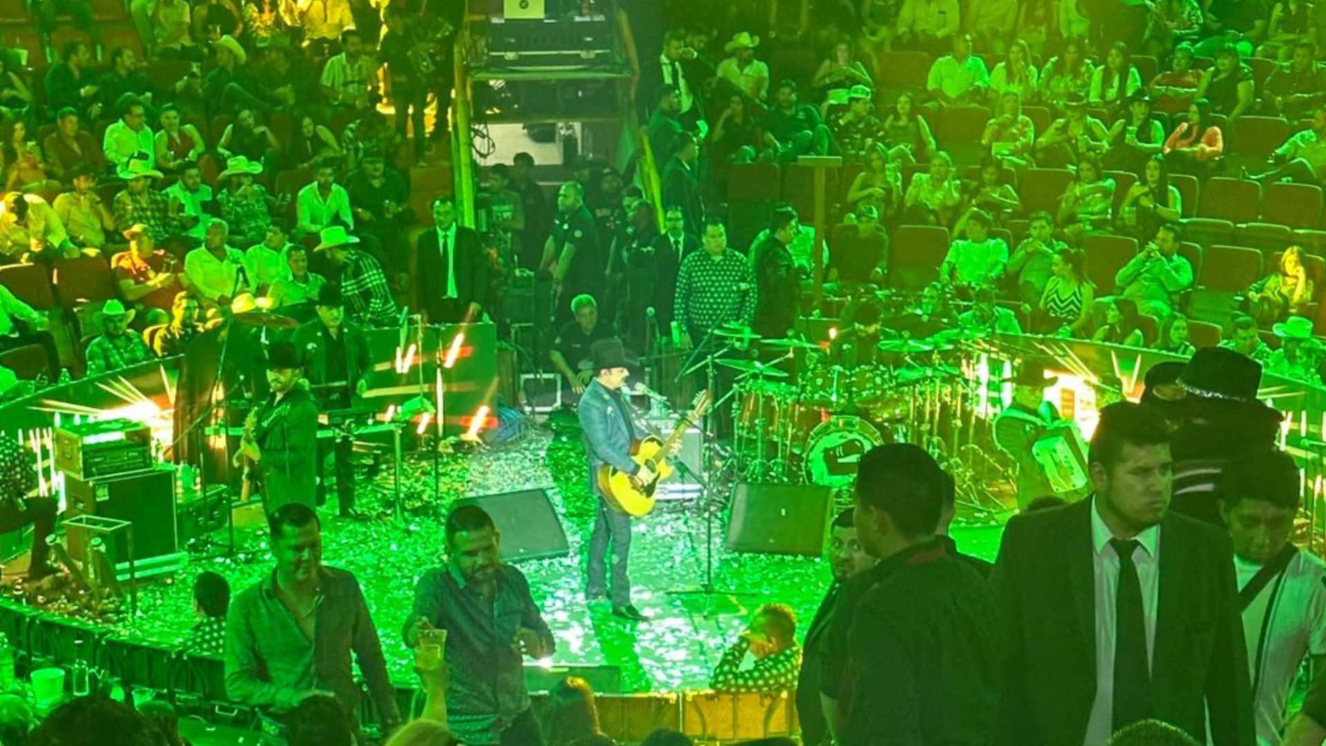 Laguneros bailan 'El Tucanazo' con los Tucanes de Tijuana