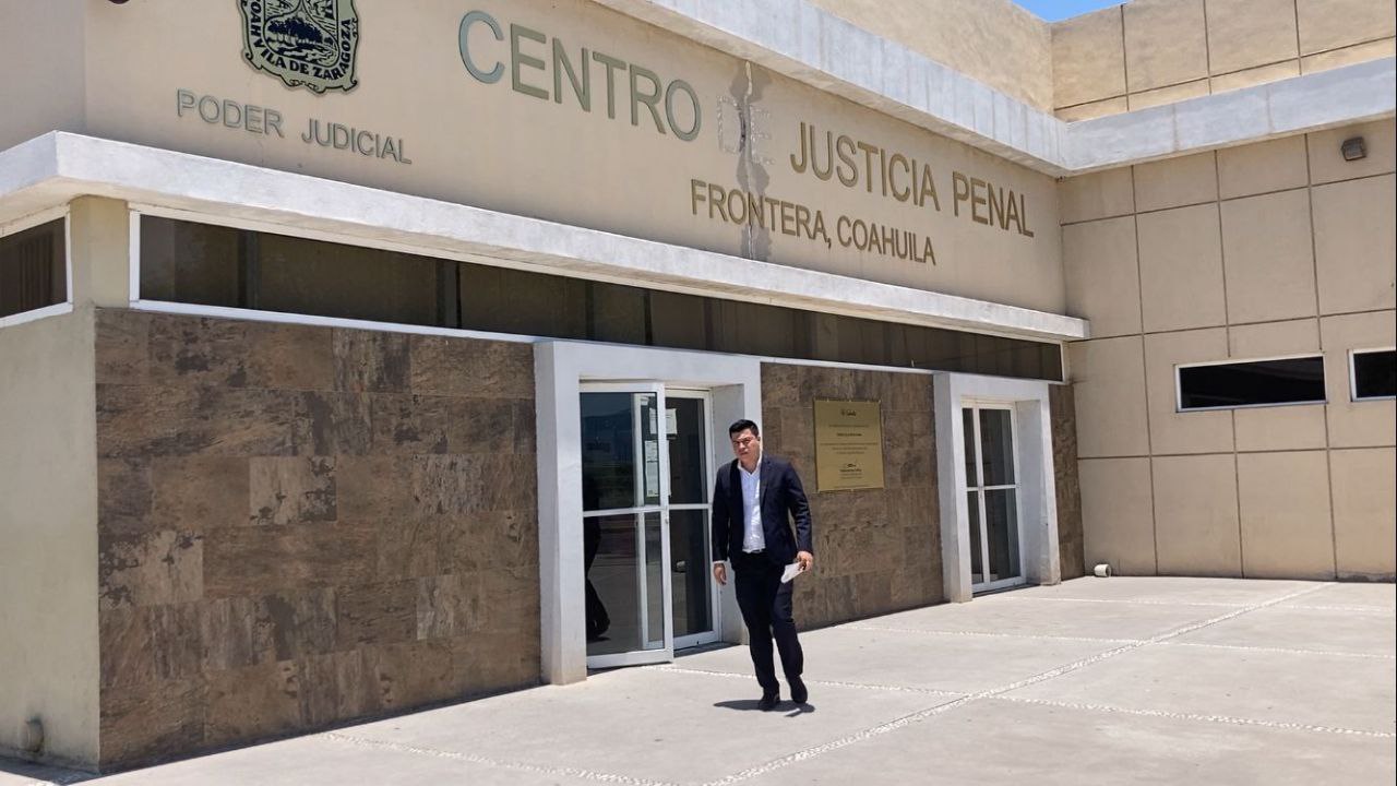 Fiscalía General embarga propiedades de exdirectivo de AHMSA