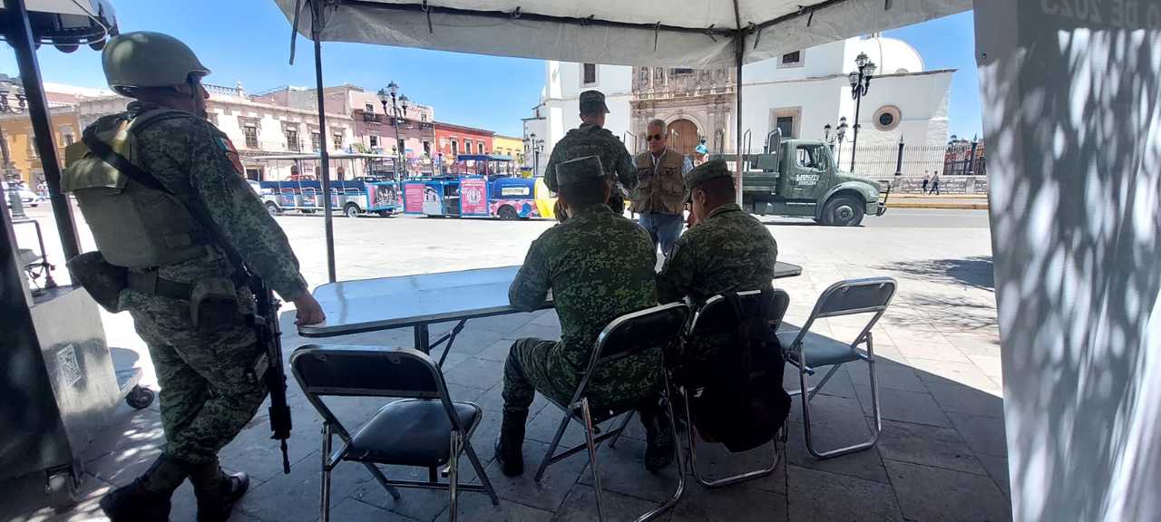 Se instaló un módulo en la plaza de Armas, frente a Catedral. (EL SIGLO DE DURANGO)