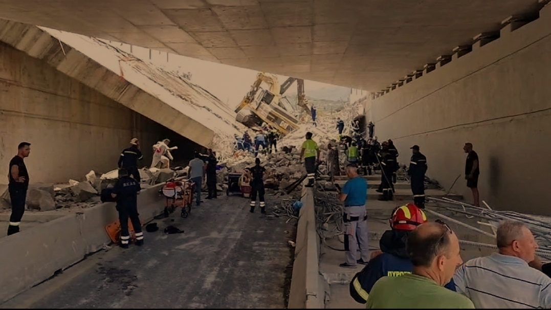 Colapso De Un Puente En Grecia Deja Al Menos Un Muerto Y Ocho Heridos ...