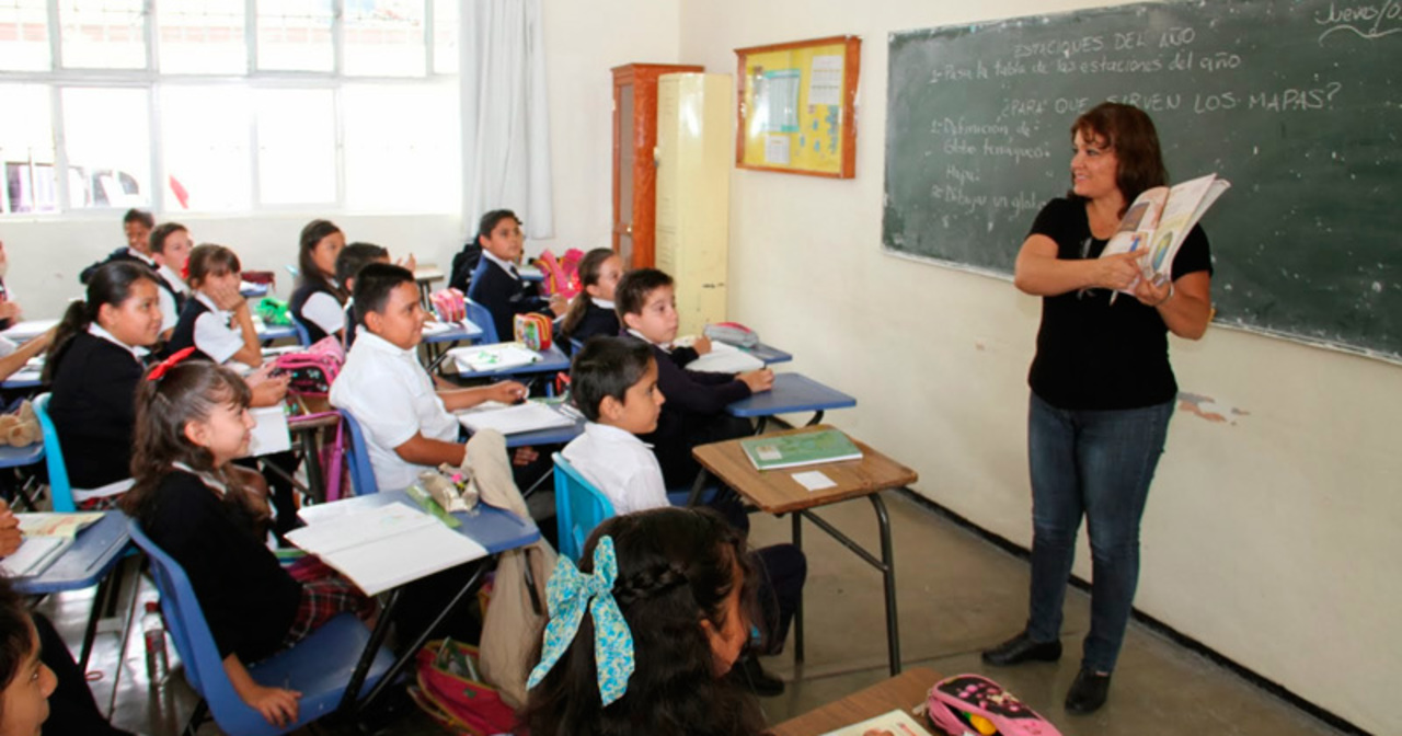 Ana María Bayona Calderón, representante estatal de la Alianza de Maestros asociación civil, dijo que la presión que ejercen los sindicatos en los maestros va a importar mucho.