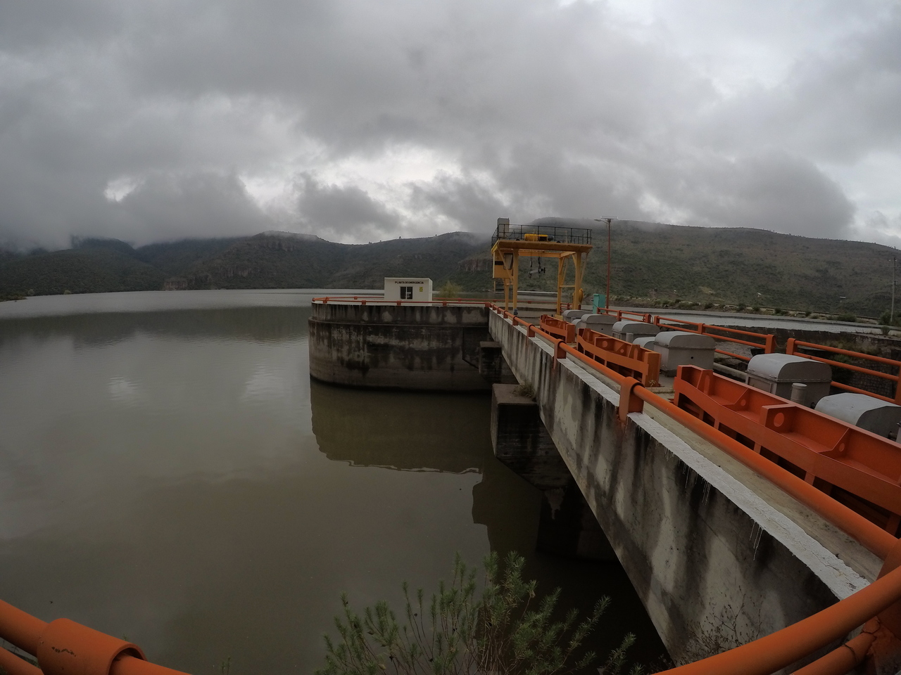 La contaminación del agua de Durango radica en la concentración de elementos químicos que estimulan los problemas de hipo e hipertiroidismo, de acuerdo a Martha Palencia. (EL SIGLO DE TORREÓN)