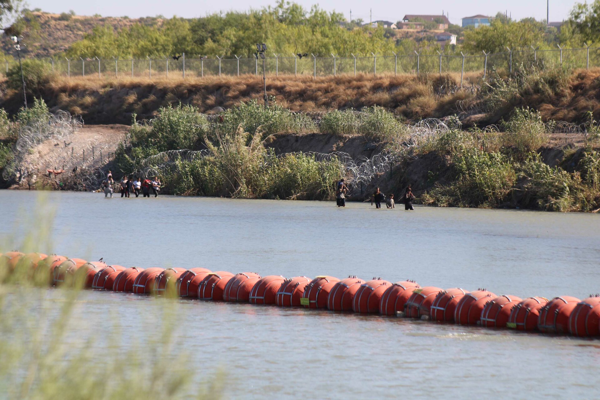 Mayoría de boyas colocadas en río Bravo están del lado mexicano | El Siglo  de Torreón