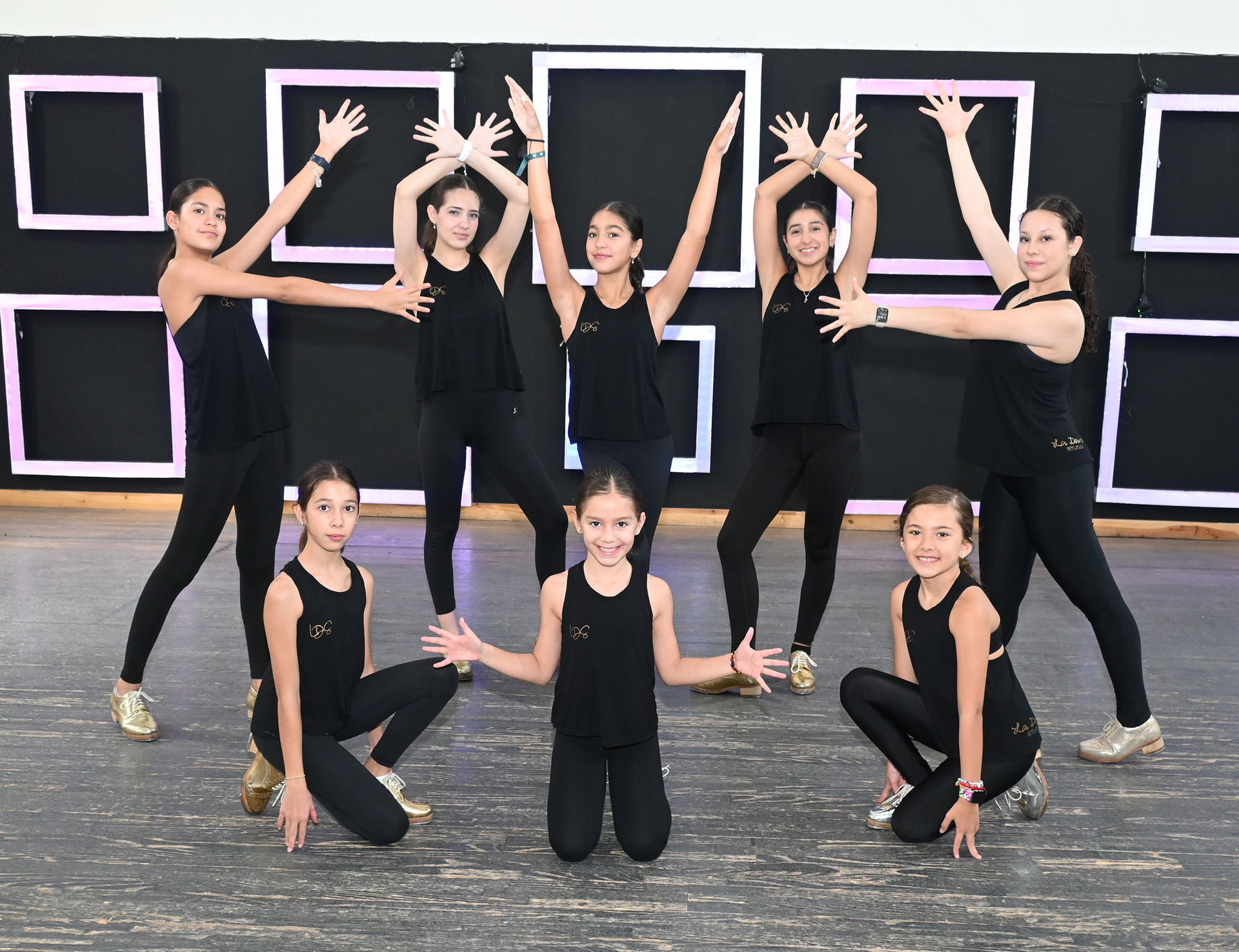 Bailar es todo un proceso que comienza desde que las alumnas cumplen cuatro años de edad. (RAMÓN SOTOMAYOR)