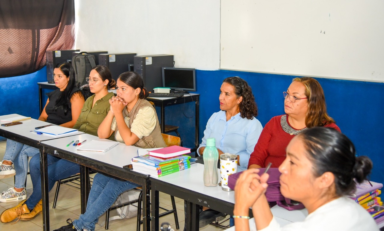 Este taller de formación busca reflexionar en conjunto sobre la mejor manera de trabajar los materiales educativos. (EL SIGLO DE DURANGO)