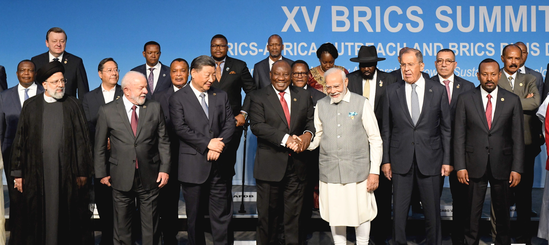 Irán alivia su aislamiento global al entrar al BRICS