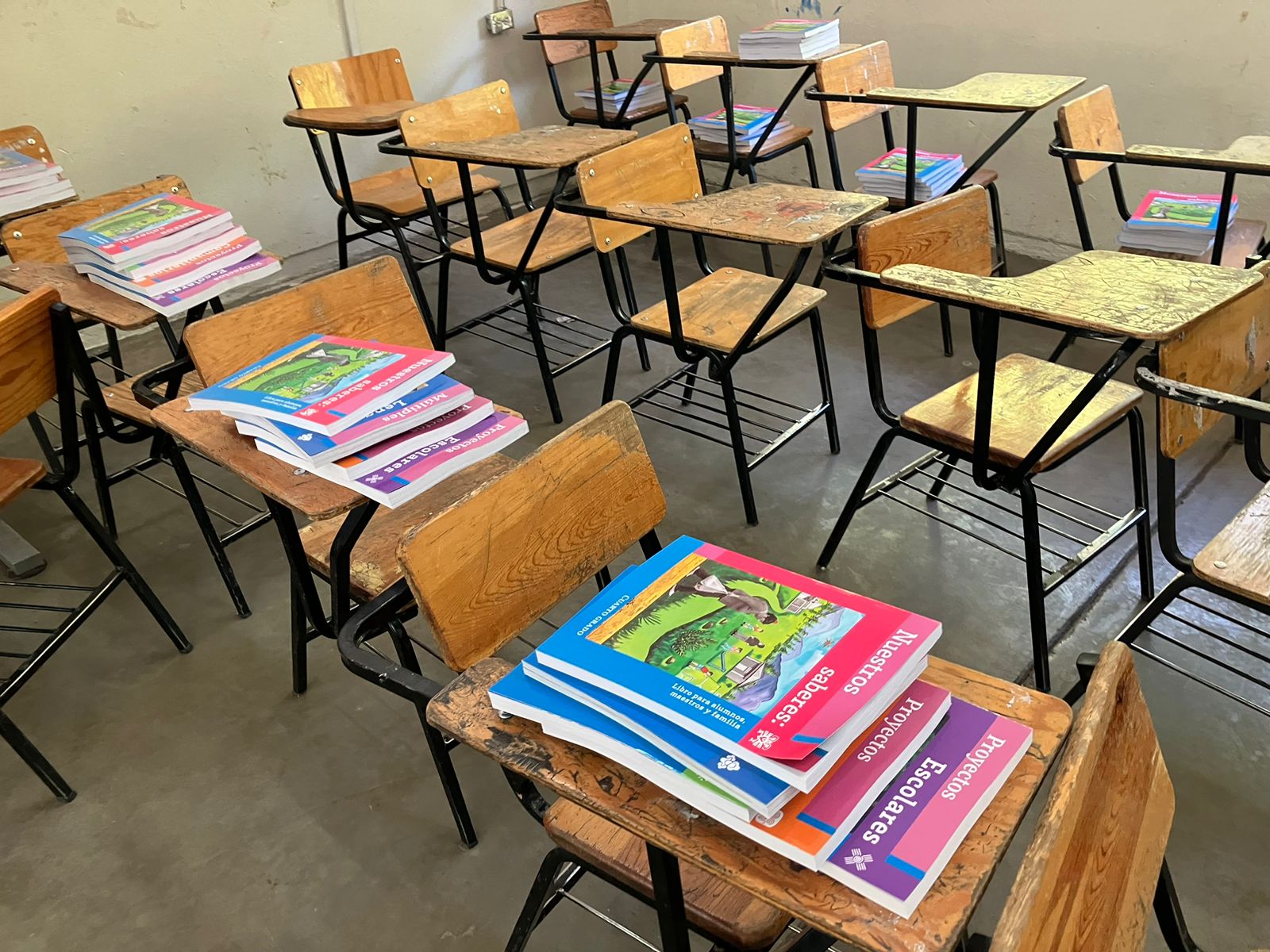 La totalidad de las encuestadas y los encuestados aseguró que pidieron la distribución de los LTG que elaboró la Secretaría de Educación Pública. (ANGÉLICA SANDOVAL) 