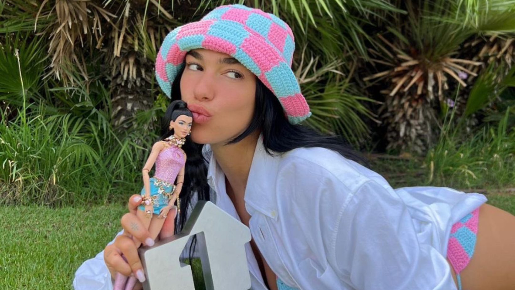 Dua Lipa sorprende a sus fanáticos al mostrar su Barbie, así luce la muñeca