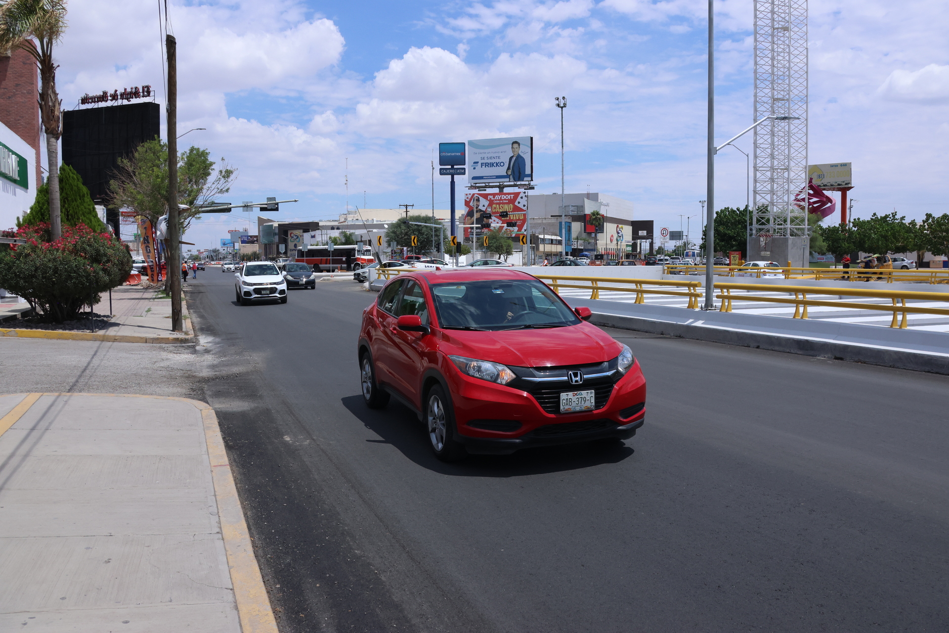 El Gobierno de Coahuila invirtió más de 500 millones de pesos en el Sistema Vial Cuatro Caminos de Torreón, que prácticamente está casi al 100 por ciento. (VAYRON INFANTE)