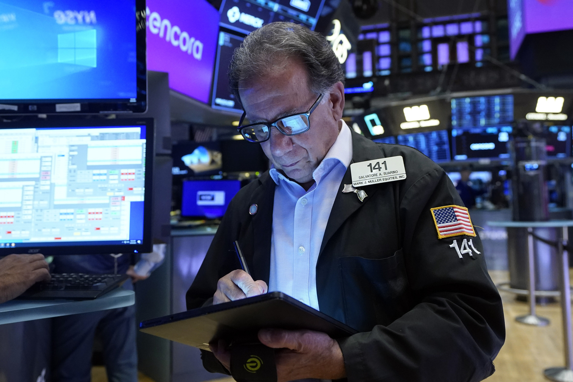 Entre los 30 valores del Dow Jones las mayores pérdidas eran para Nike (-1.21 %) y Home Depot (-1.18%). (AP)