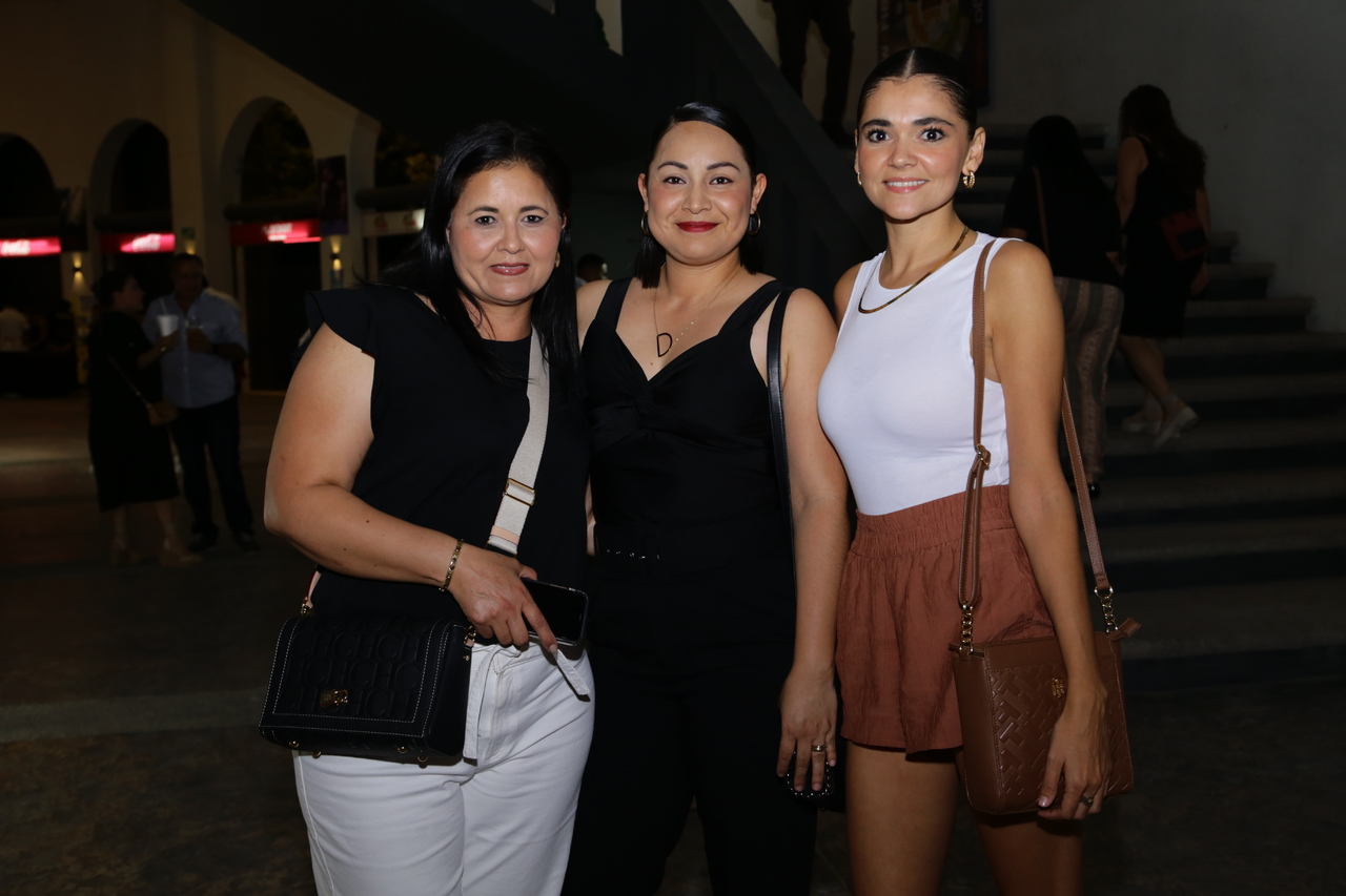 Azucena Zamora, Daisy Robles y Estefanía Herrera (EL SIGLO DE TORREÓN/ENRIQUE CASTRUITA)