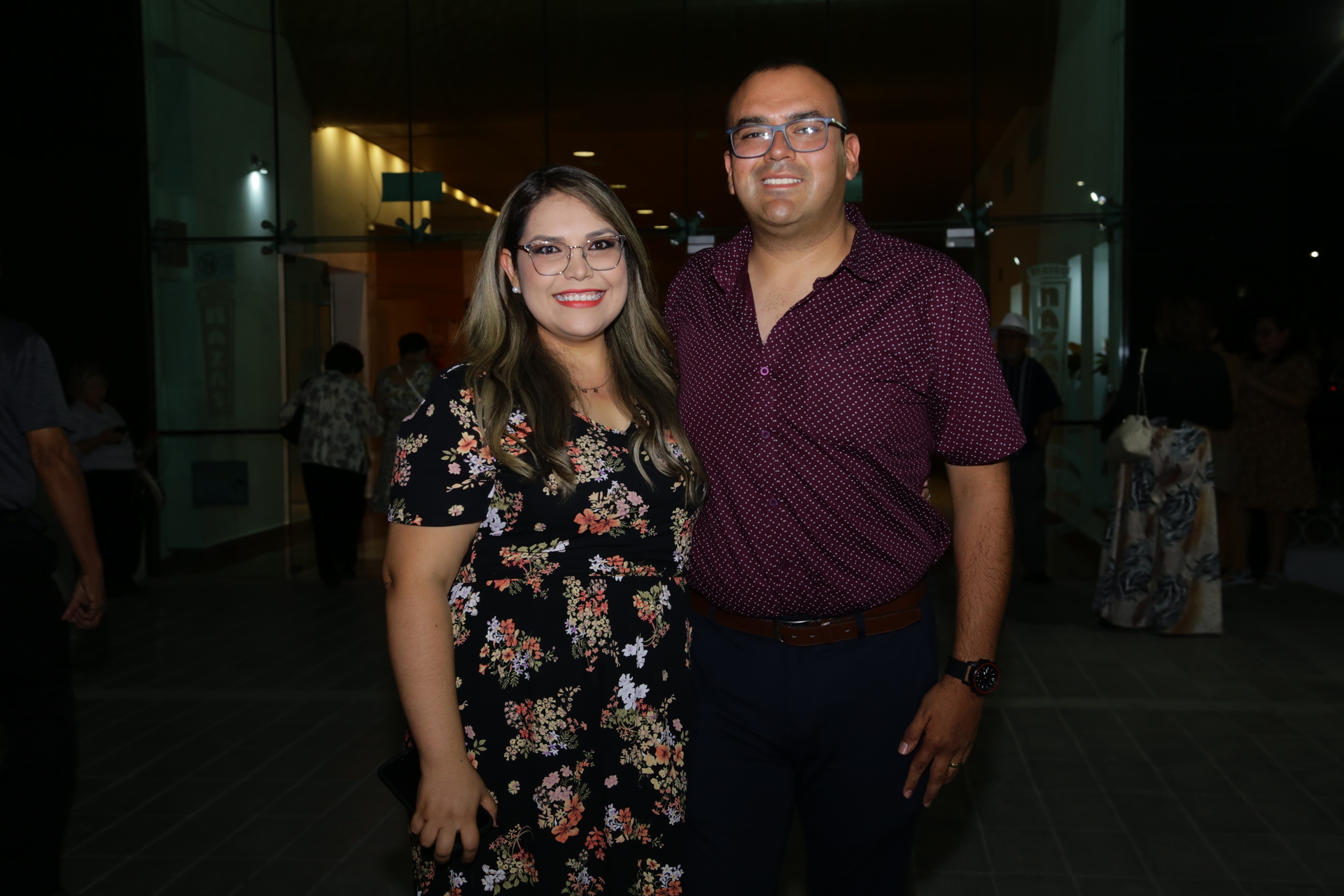 Disfrutan Del Teatro En Pareja El Siglo De Torreón 0899