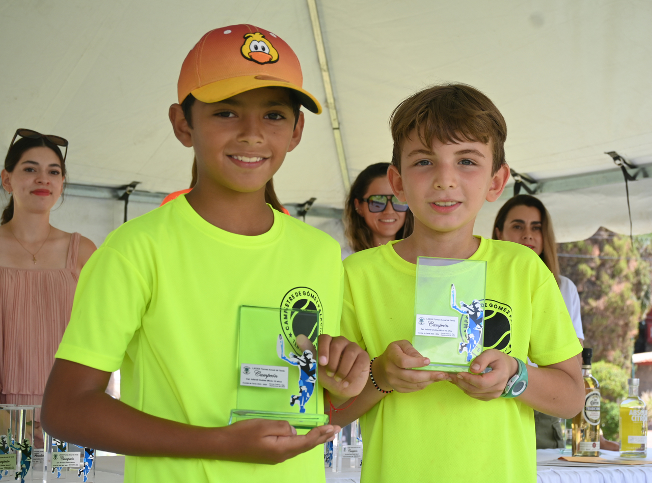 Muchos niños participaron en el Anual de tenis.