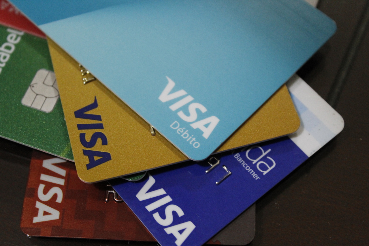 Por cada operación en Internet con tarjeta de crédito se efectúan 2.3 con tarjeta de débito. (ARCHIVO)