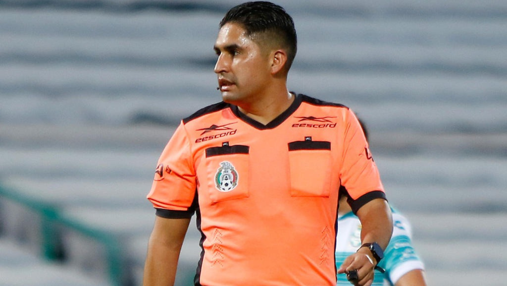 Designan al silbante Oscar Mejía para el partido entre Santos Vs. Necaxa