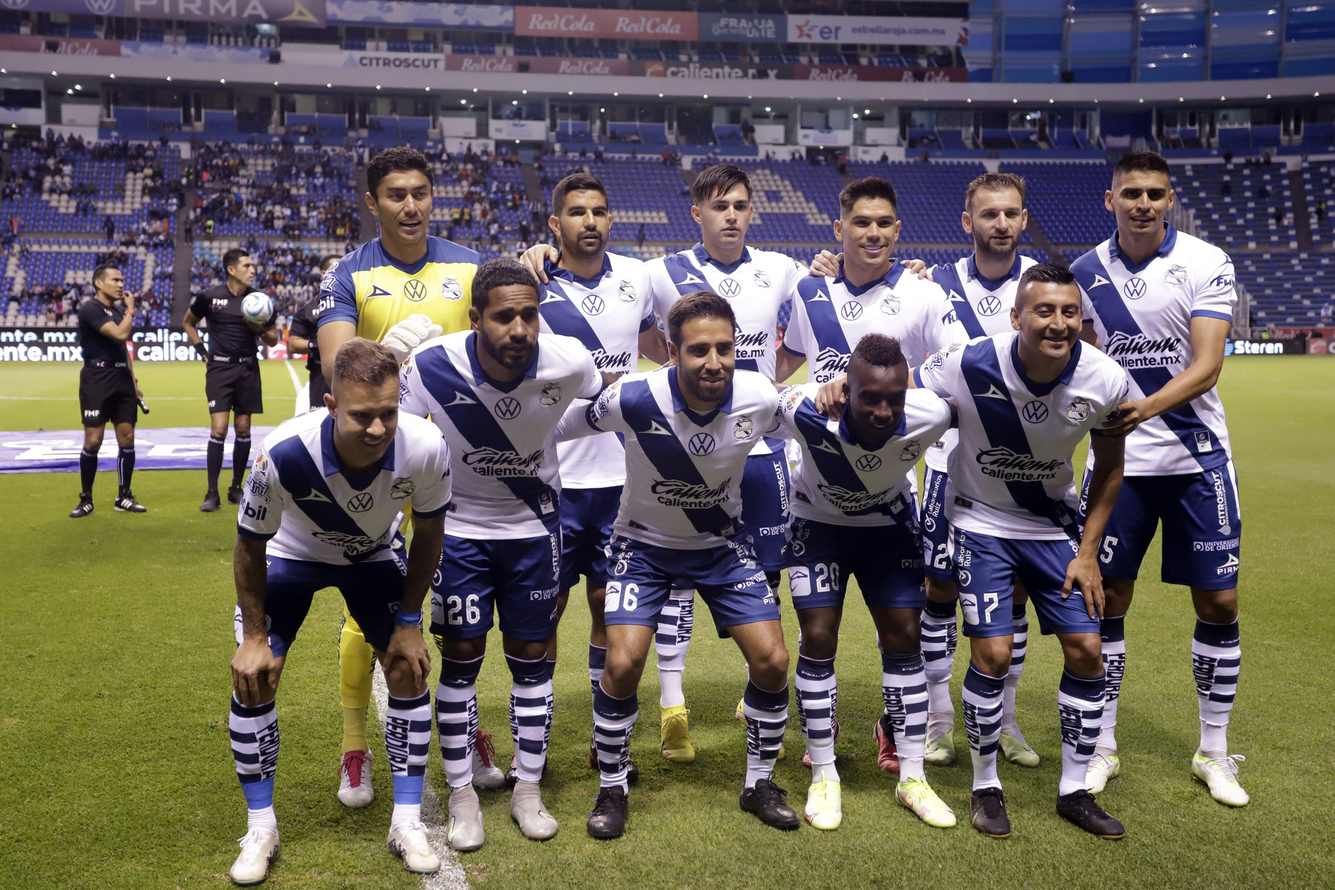 Delimitan el amplio dispositivo de seguridad en el Estadio Cuauhtémoc