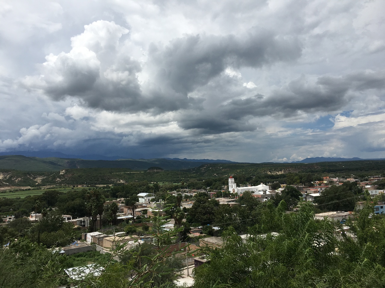 En el país, para el décimo mes de 2023, se prevé una lámina de lluvia de 69.4 milímetros, lo cual representa un 7.2 % por debajo del promedio mensual. (EL SIGLO DE DURANGO)