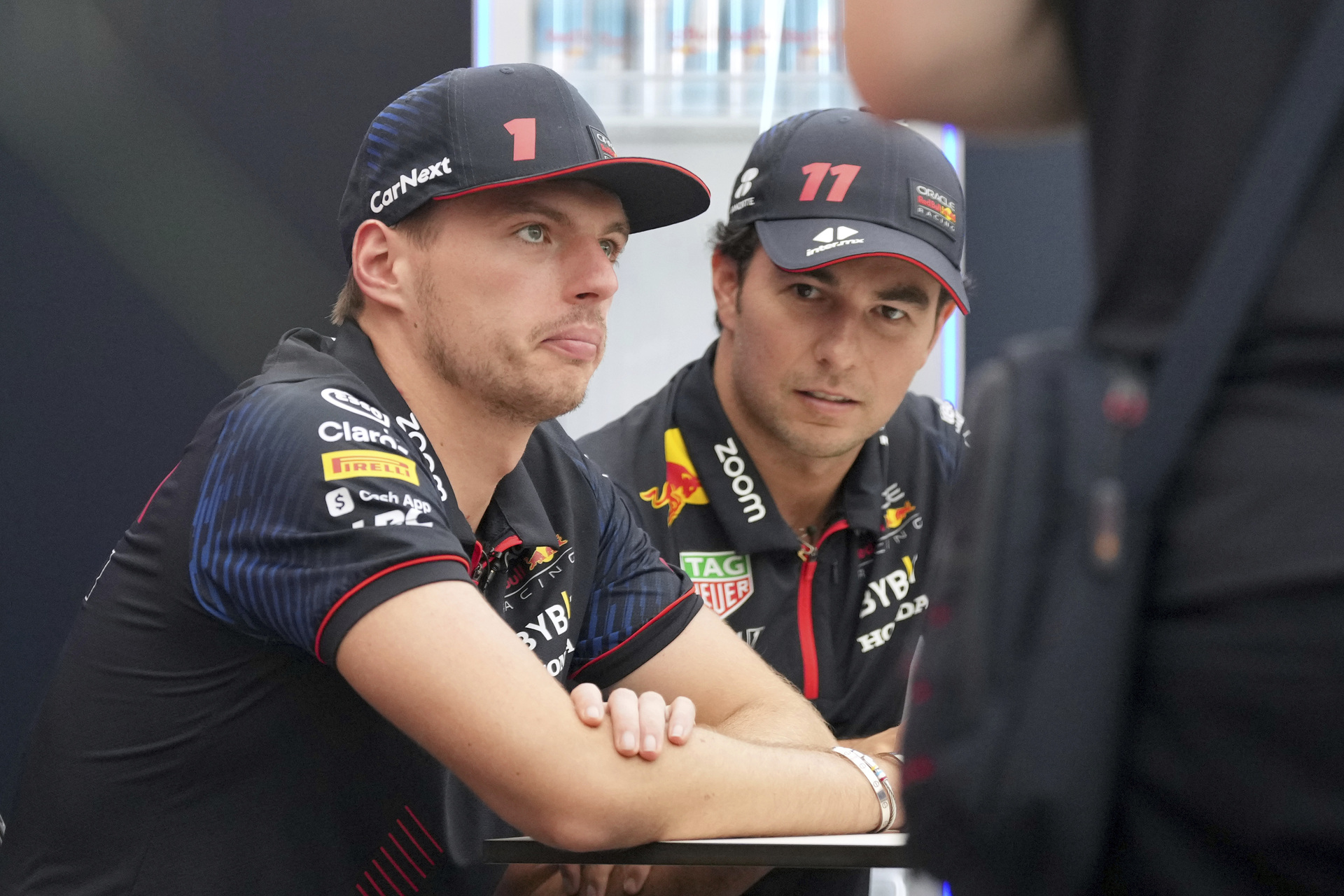 Checo Pérez descarta pedirle ayuda a Max Verstappen para ganar el Gran Premio de México