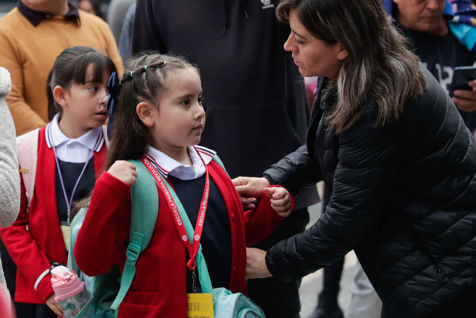 En México, los puentes escolares son establecidos por la Secretaría de Educación Pública,