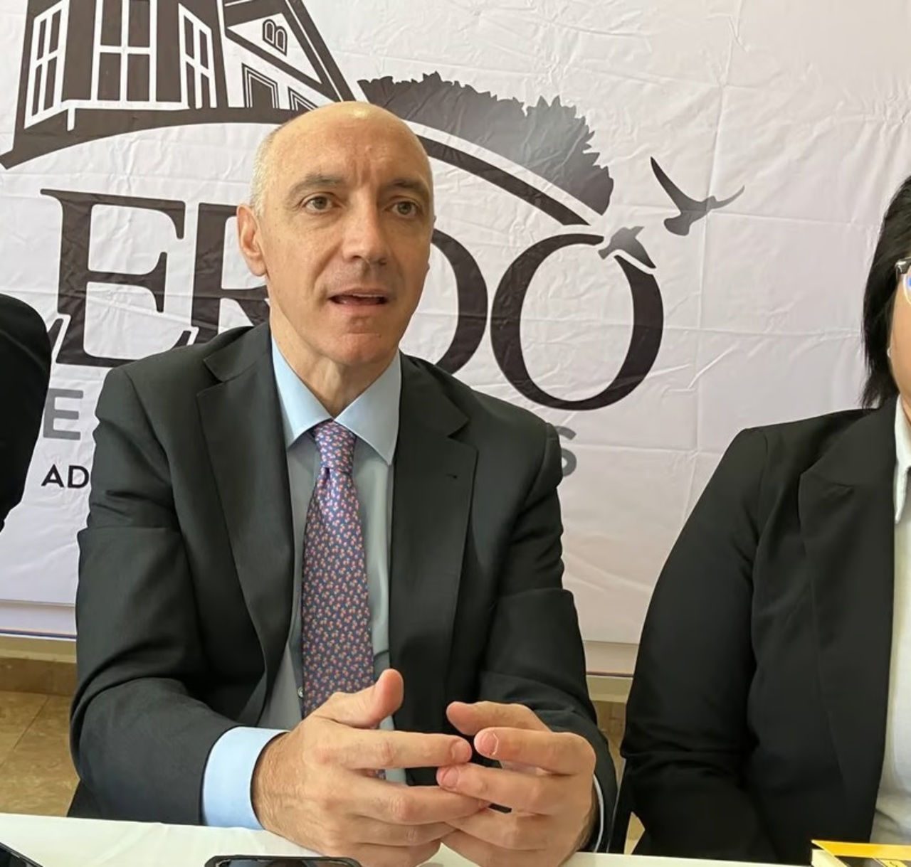 Miguel Cabonell presentó su conferencia 'El Inicio de la Defensa de los Derechos Humanos'.