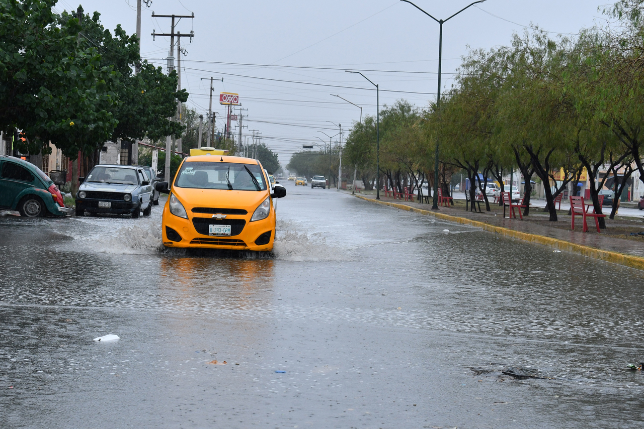 Sin áreas críticas por lluvias en la ciudad de Torreón, señala Protección Civil y Bomberos. (FERNANDO COMPEÁN)