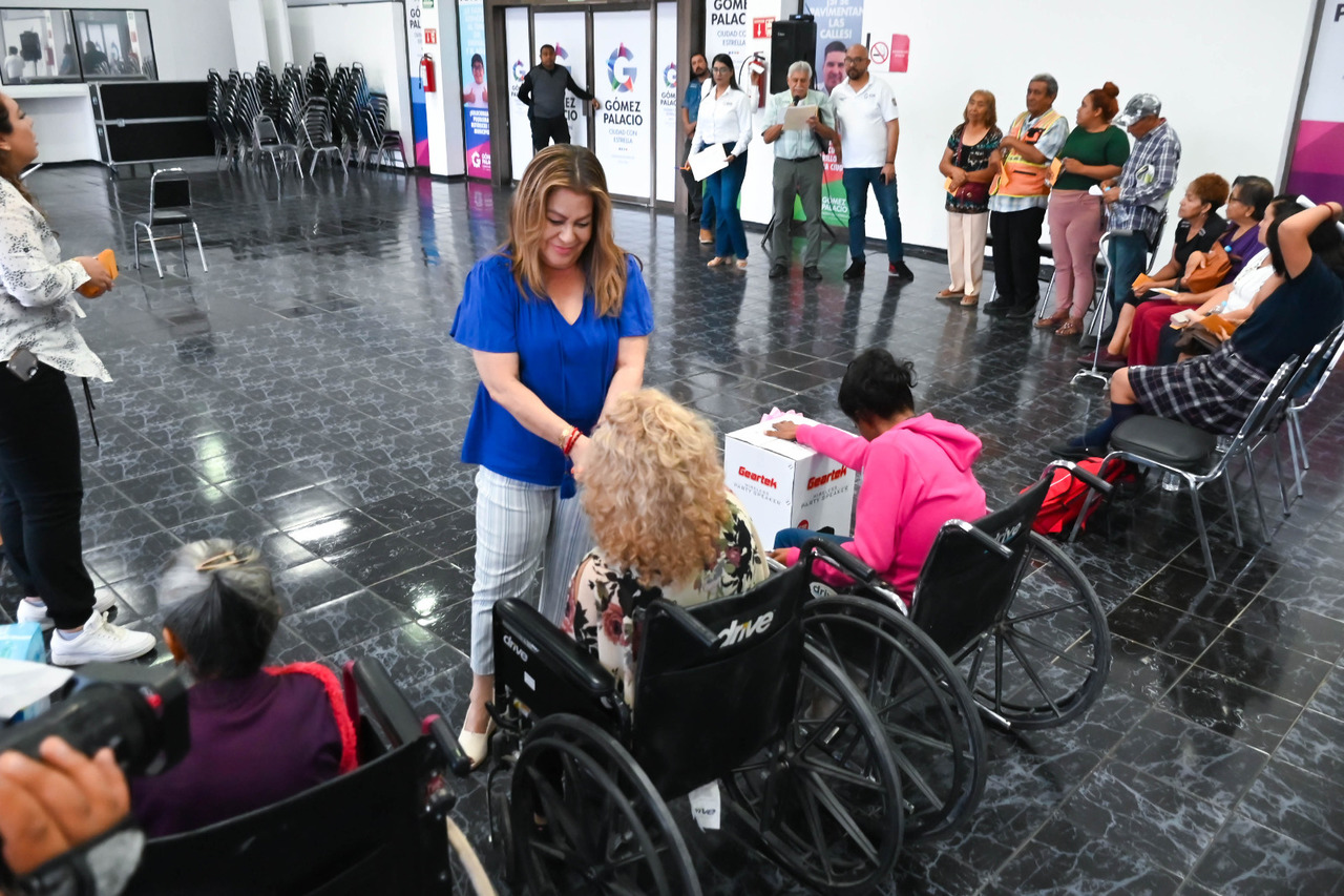 Alcaldesa refrendó compromiso con personas de escasos recursos. (CORTESÍA)