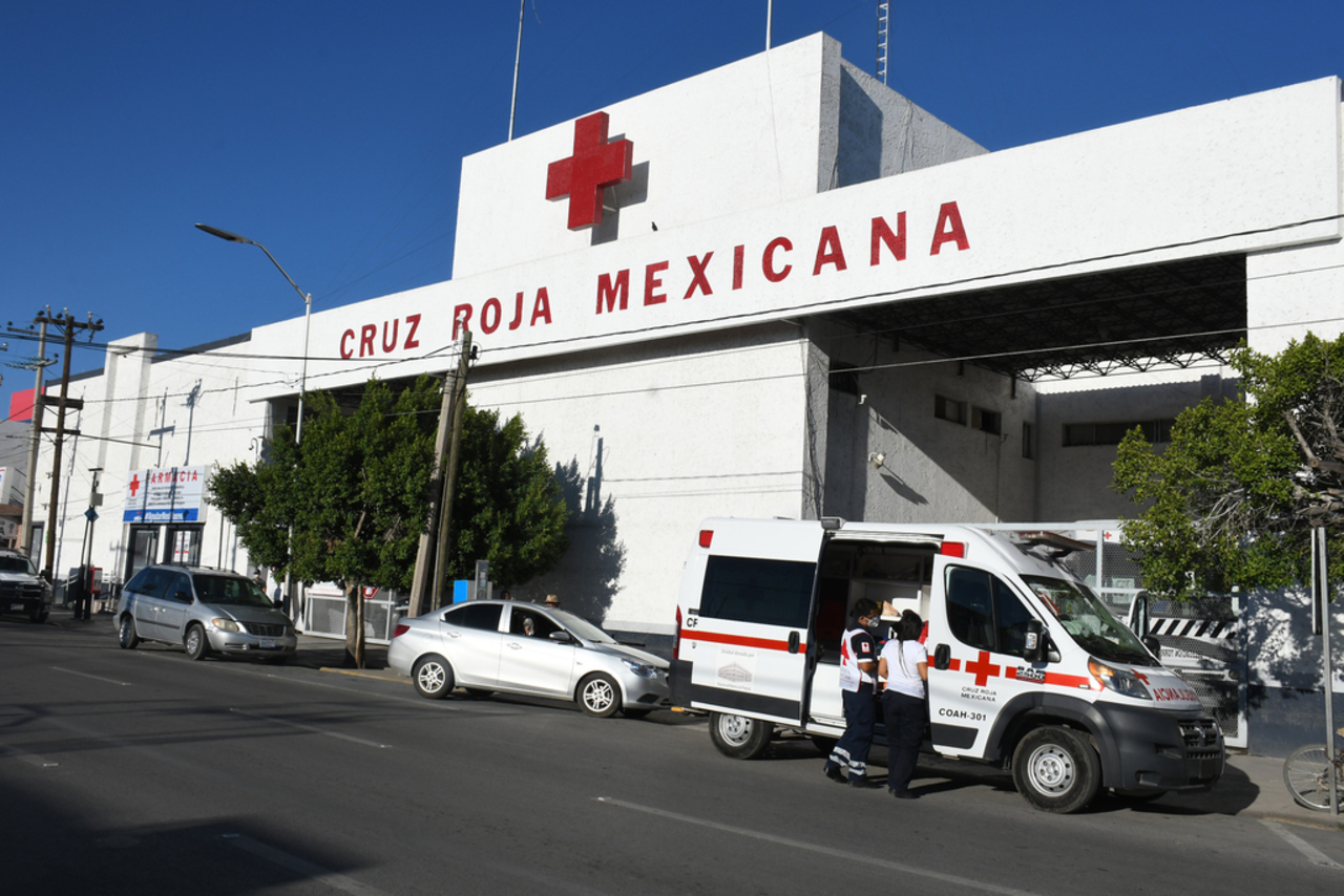Abandonó a su bebé tras llegar a la Cruz Roja de Torreón, autoridades indagan el caso.