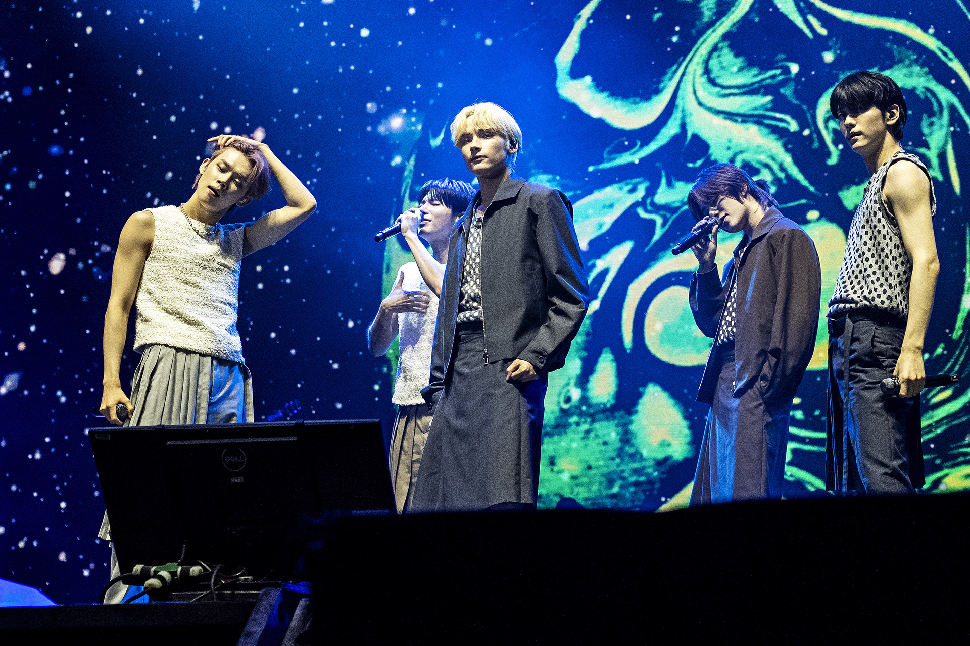 ARCHIVO - Yeonjun, de izquierda a derecha, Taehyun, HueningKai, Beomgyu, y Soobin de Tomorrow X Together durante su presentación en el festival Lollapalooza en Chicago el 5 de agosto de 2023. El más reciente álbum de la banda 'The Name Chapter: Freefall' fue lanzado el viernes. (Foto Amy Harris/Invision/AP, archivo)
