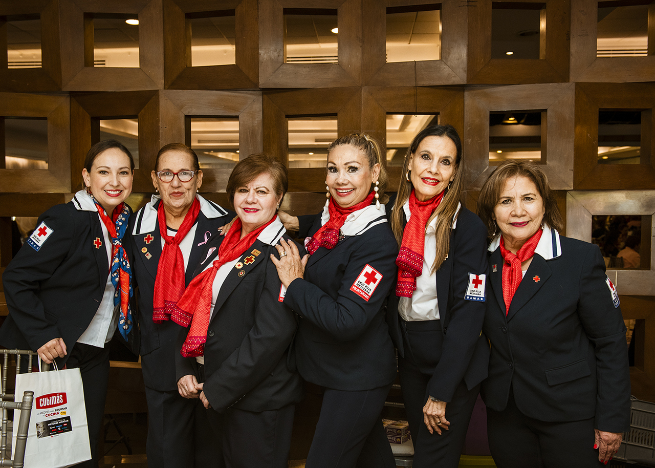 Claudia Ríos, Lily Treviño, Ana Carmen Iturriria, Ana Valdés, Marina Lurueña, y María Elena Alcalá.