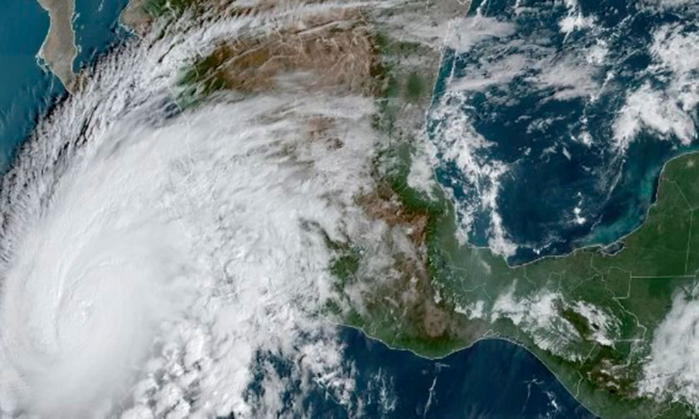 Sinaloa obligó a tres líneas aéreas cancelar ocho de sus vuelos este domingo, con rutas a la ciudad de México, Guadalajara, san José del Cabo y Tijuana. (X)