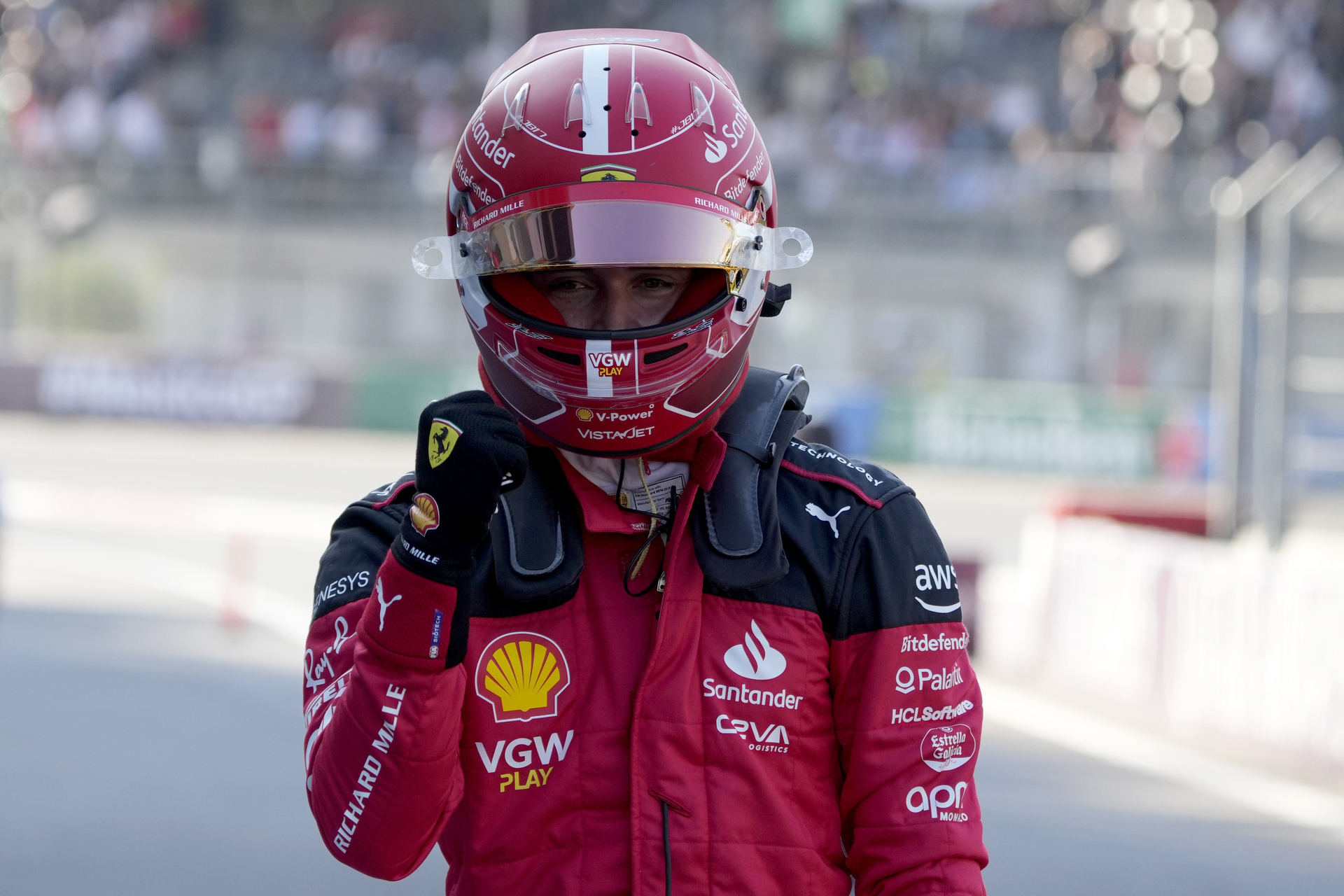 El monegasco Charles Leclerc ganó la “pole” ayer en el Autódromo Hermanos Rodríguez, mientras que su coequipero Carlos Sainz fue segundo. (AP)
