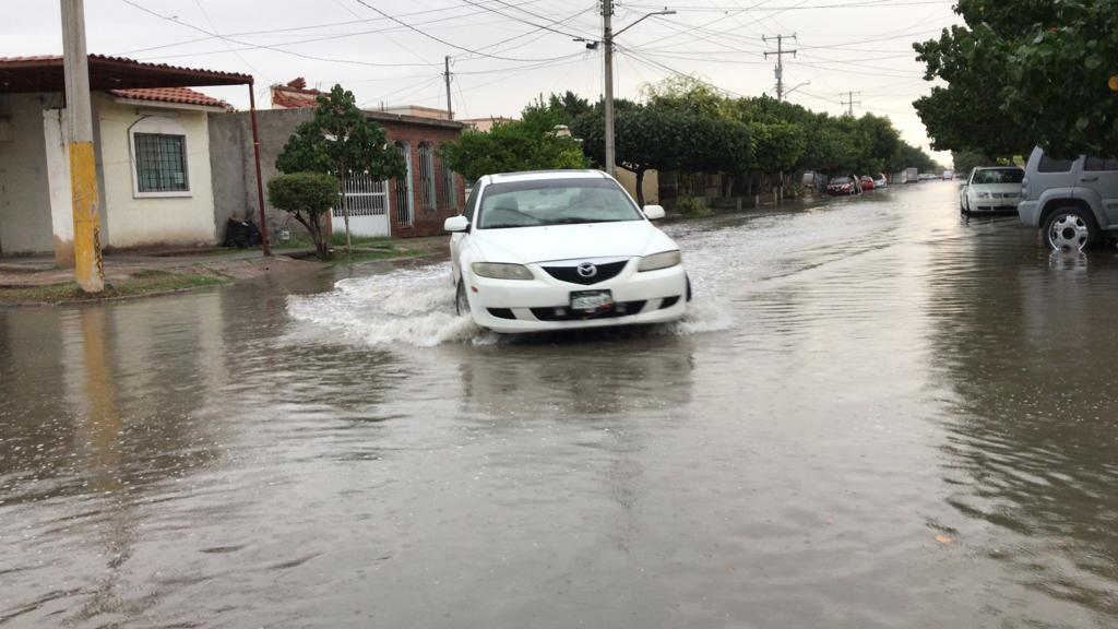Puntos críticos por anegaciones tras lluvias en Torreón. (FOTOS: FERNANDO COMPEÁN)