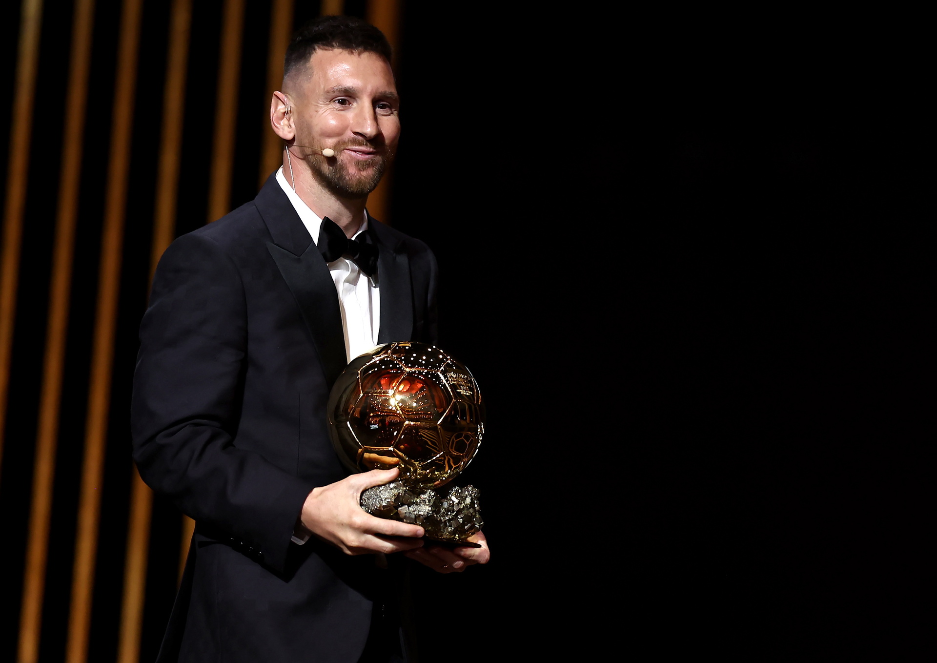 Messi logra su octavo Balón de Oro; supera a Mbappé y a Haaland