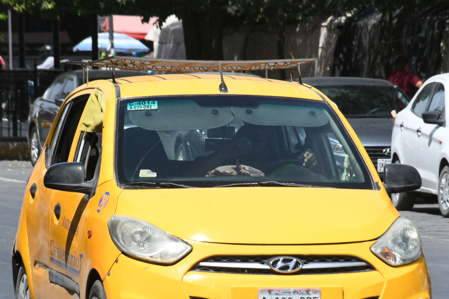 Aprueban el otorgamiento de 1,300 concesiones de taxis en Torreón
