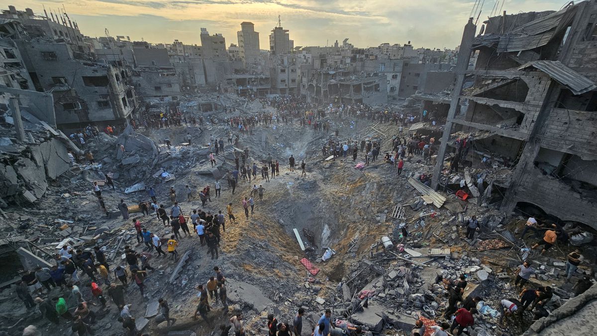 Mueren cerca de 145 personas tras ataques aéreos contra un campo de refugiados en Gaza