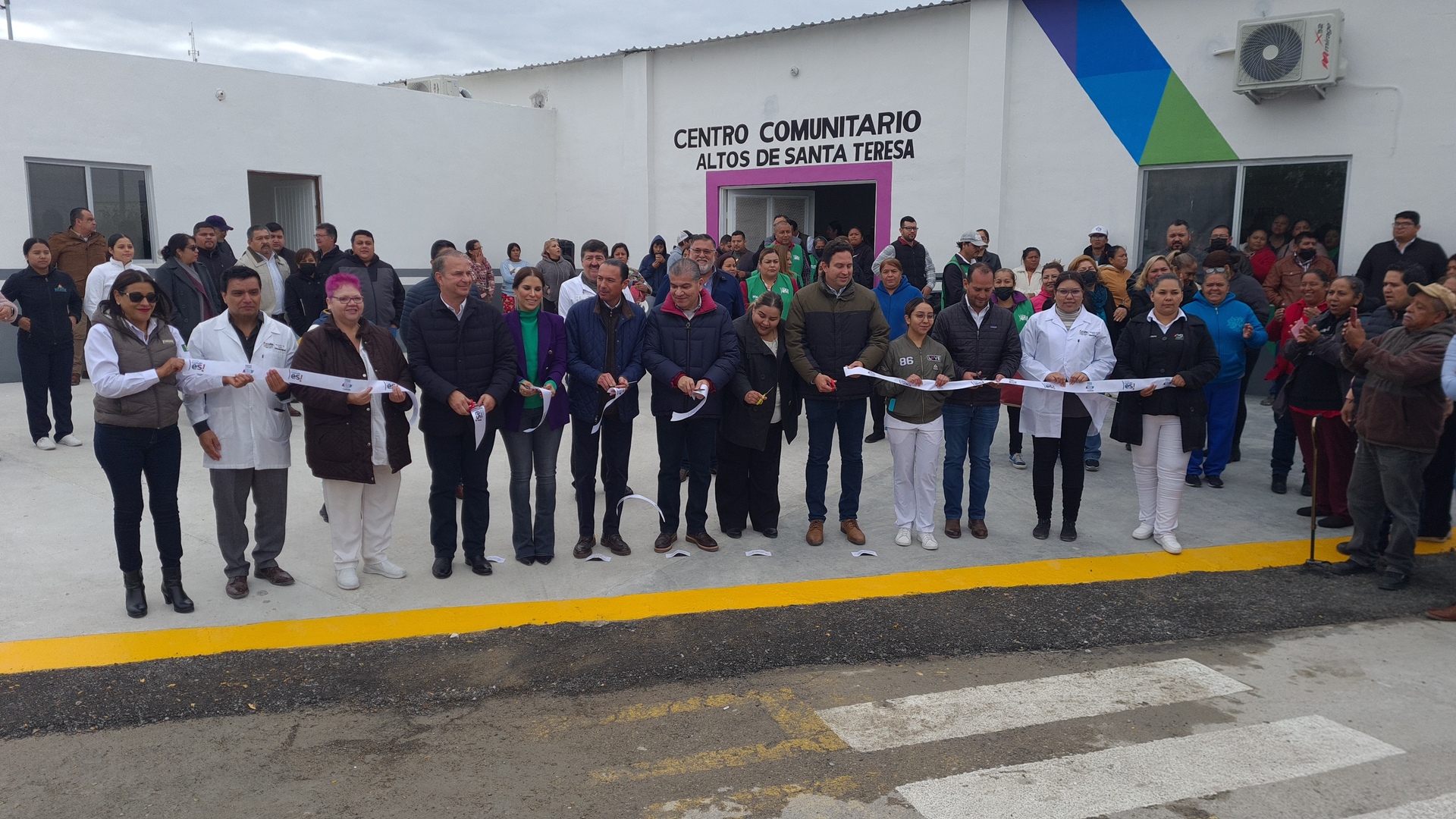 En el primero de los eventos, Miguel Riquelme encabezó la ceremonia de inauguración y entrega del Centro Comunitario.