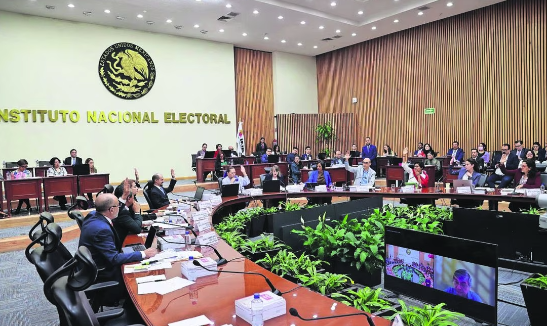 Se aprobaron los criterios para la realización de los debates electorales para los comicios de 2024, y a petición de Morena, se incluyó que las moderaciones deberán ser imparciales.